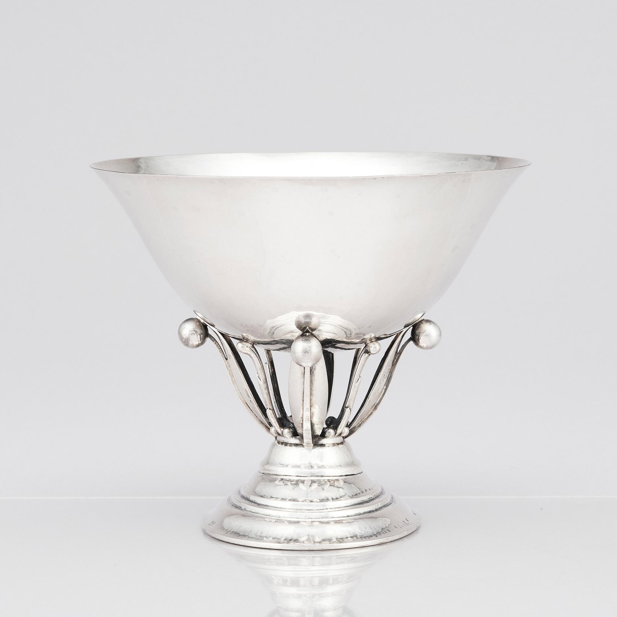 Johan Rohde, skål på fot, Georg Jensen Köpenhamn, 1918, 830/1000 silver, designnr 6.