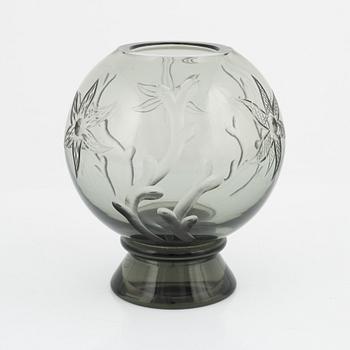 Simon Gate, a glass vase, Orrefors, 1931.