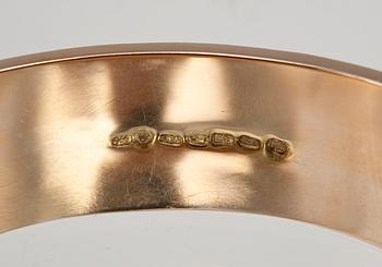 Kirsti Ilvessalo, A GOLDEN BRACELET.