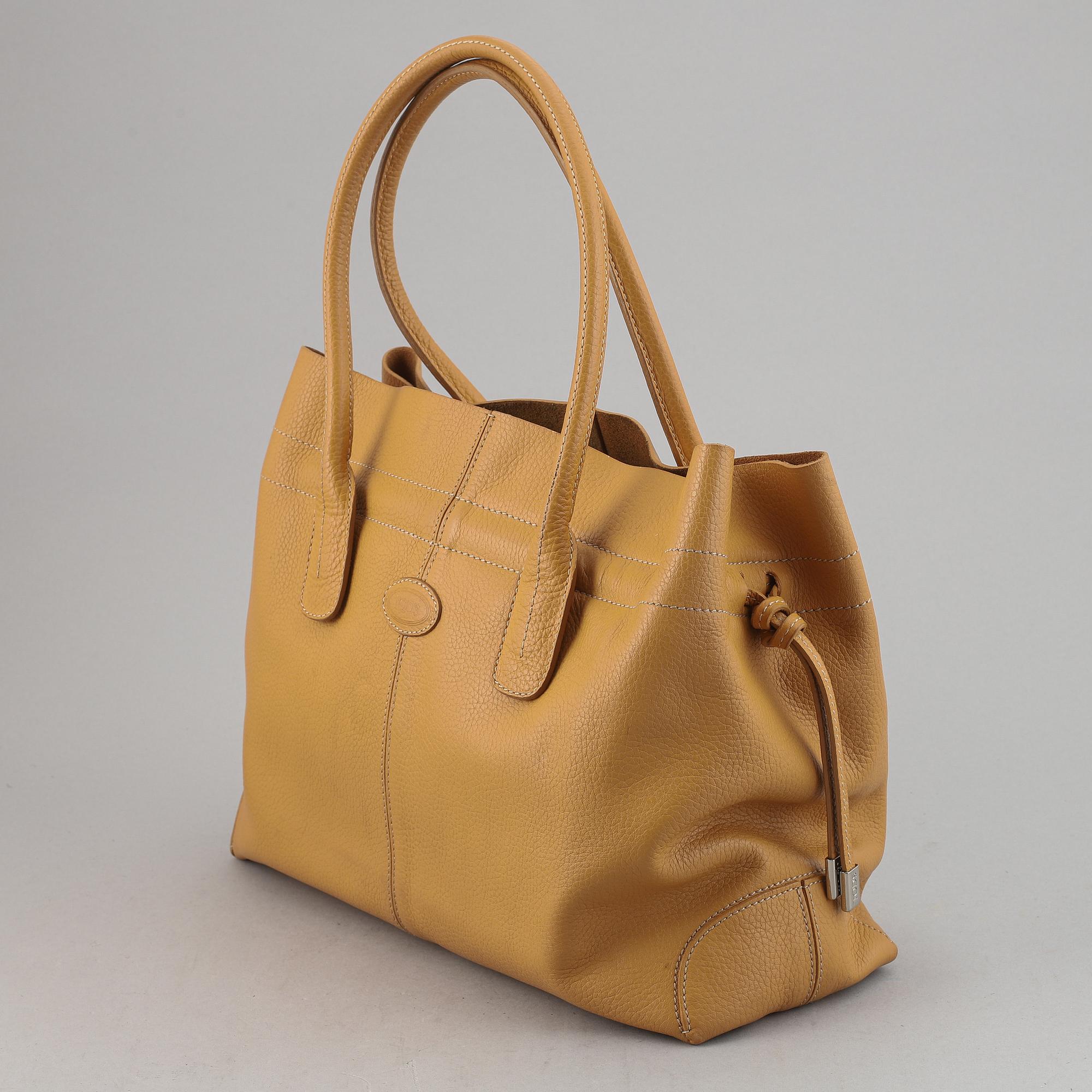 Tod's, a leather 'D-Bag'.