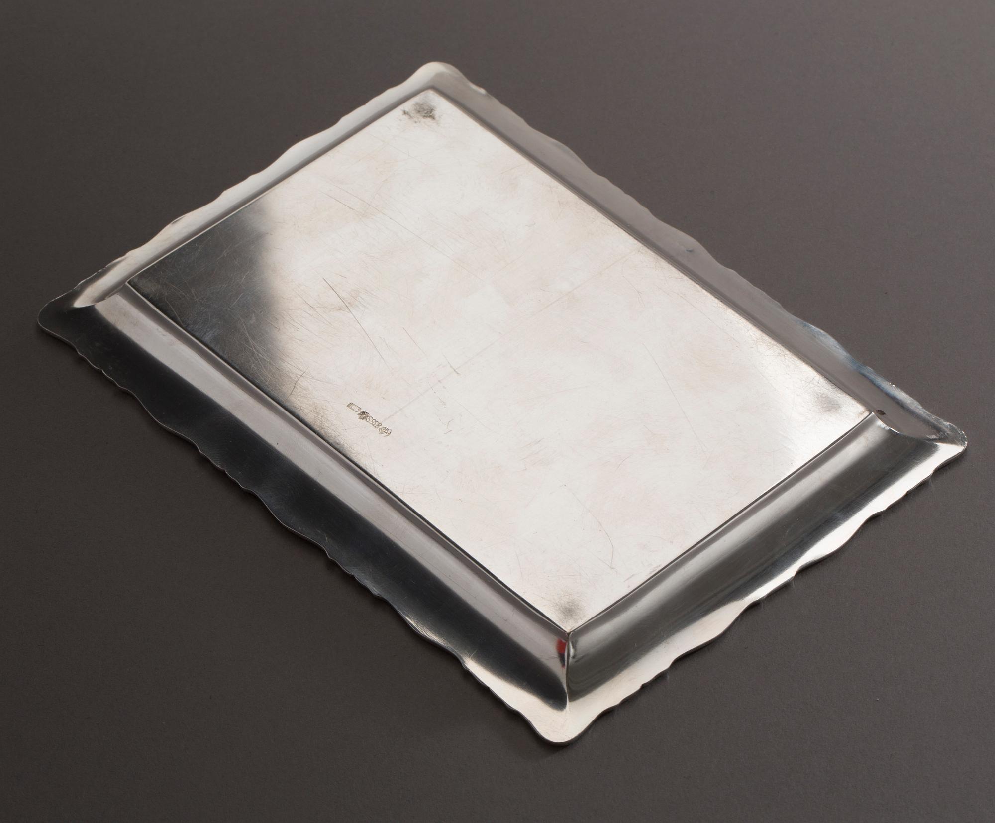 BRICKA, silver, svenska importstämplar, vikt 100 g.