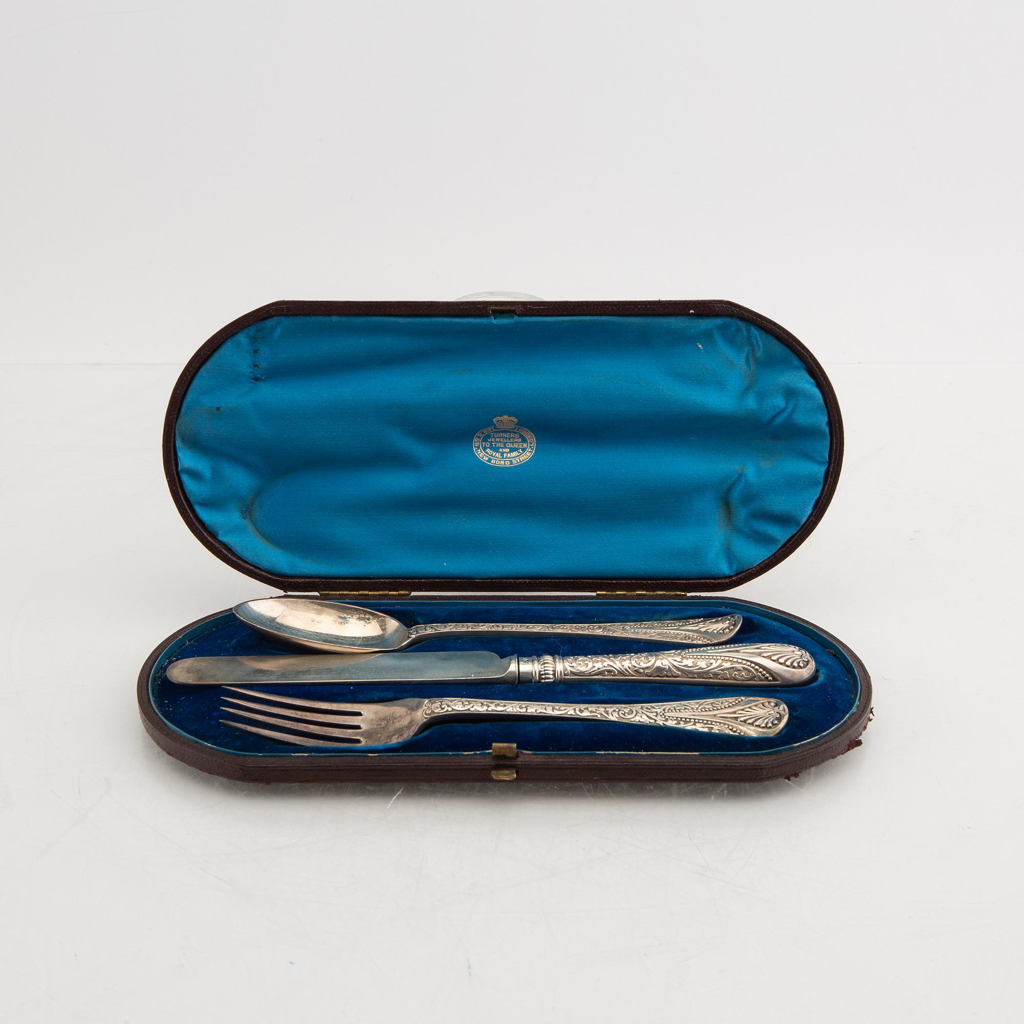 An Englis 19th century three pcs silver cutlery mark of GW Adams London 1876 total weight 172 grams.