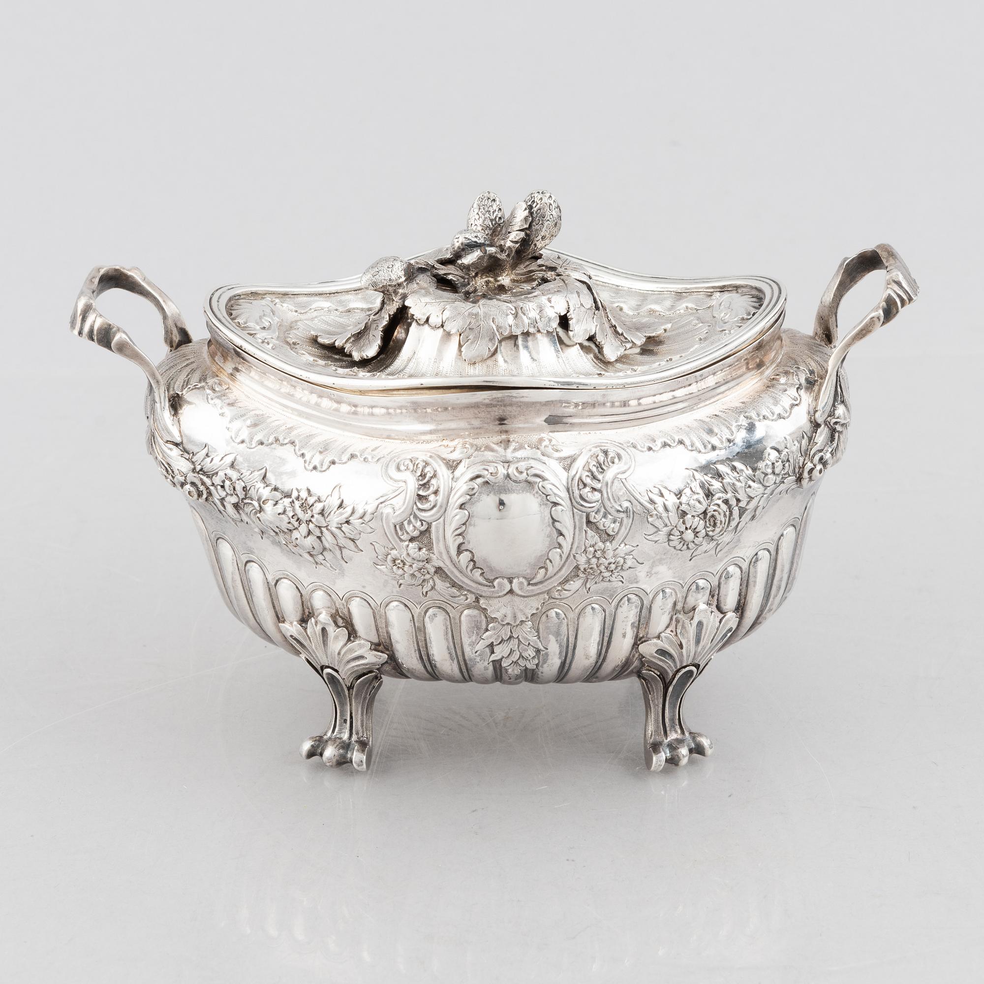 A French 19th century box with lid, 'Historismus' silver, pseudo marks.