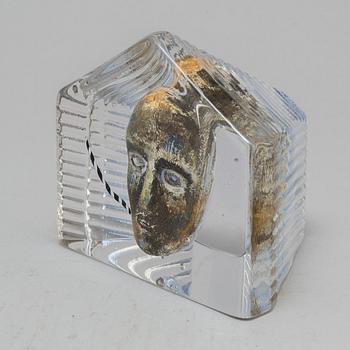 BERTIL VALLIEN, a glass 'Ansikte' sculpture, for Kosta Boda, signed and numbered.