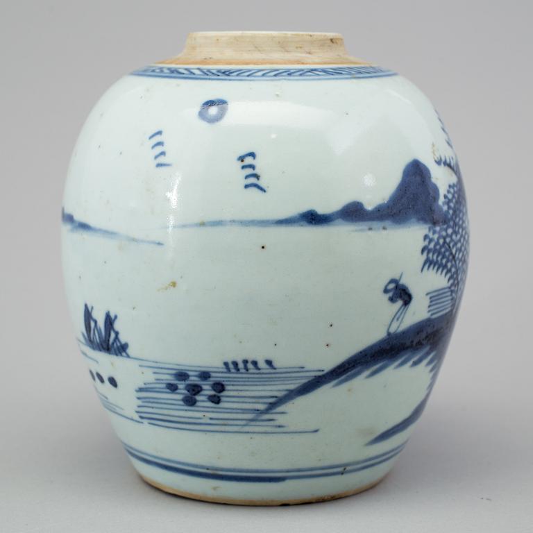 A Chinese export porcelain ginger jar, circa 1800.