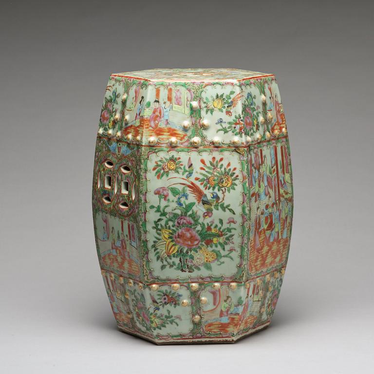 A famille rose Canton garden seat, Qing dynasty, 19th Century.