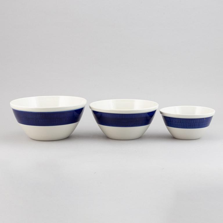 A Hertha Bengtsson 'Koka Blå' dinner service, 84 pcs, Rörstrand, designed 1956.