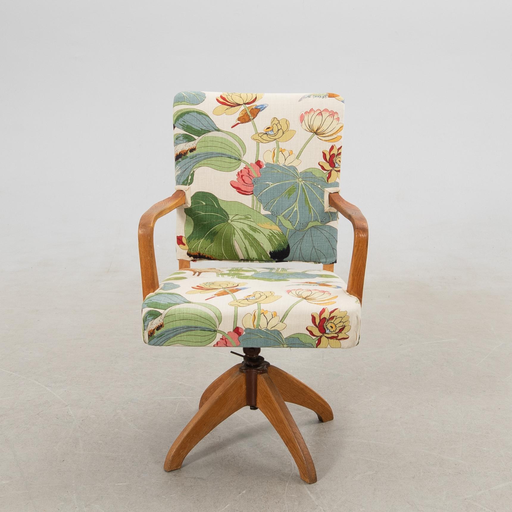 Skrivbordsstol, 1900-talets andra hälft.