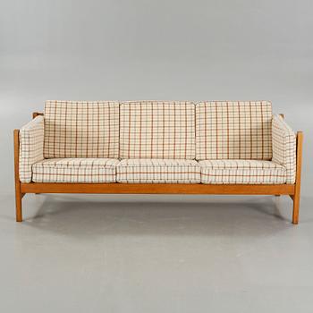 A sofa "2342" by Børge Mogensen, from the latter half of the 20th century.