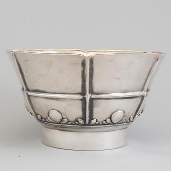 A Danish Art Nouveau sterling silver bowl, maker's mark Johan Rohde for A. Michelsen, Copenhagen 1919.