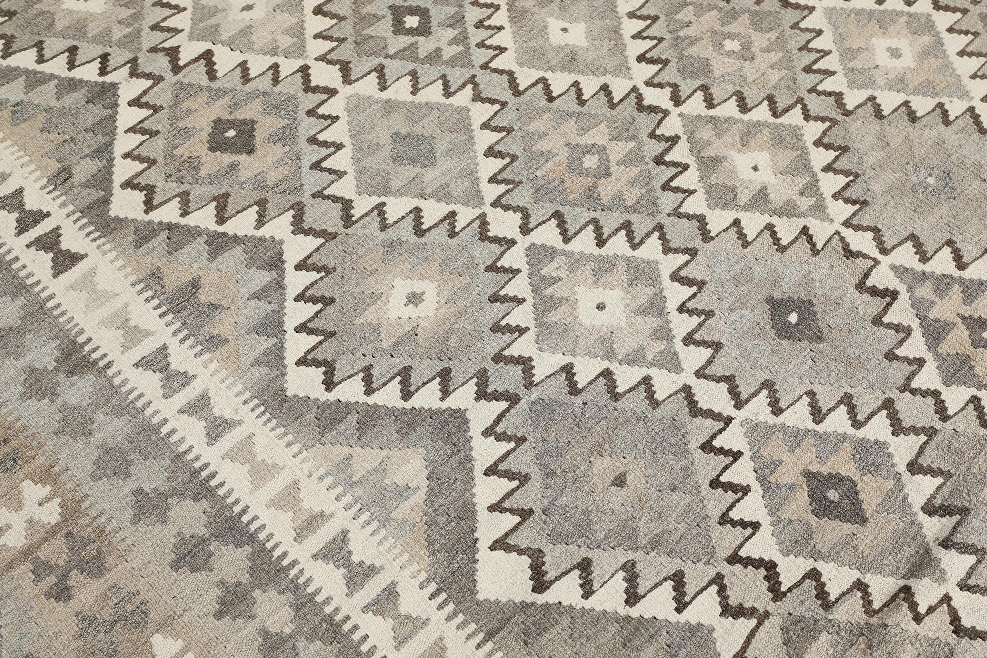 A Kilim rug, approx. 297 x 201 cm.