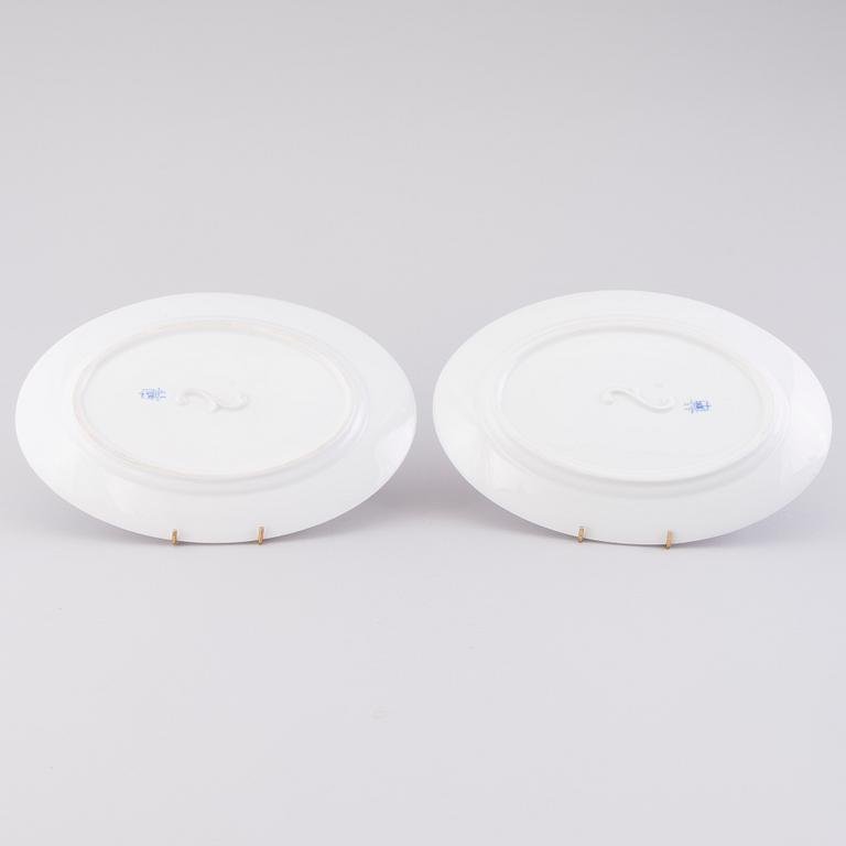 A 70-pcs set of dinnerware and for coffee, Arabia Finland 1932-1949.