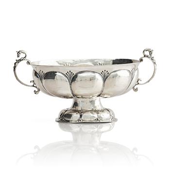 268. A German early 18th century silver bowl on foot, mark of Peter Cornelis Mol, Emden.