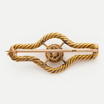 Brooch, antique cut diamonds, 14K (56) gold, St Petersburg 1898-1903.