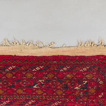 An Oriental runner, approx. 285 x 86 cm.