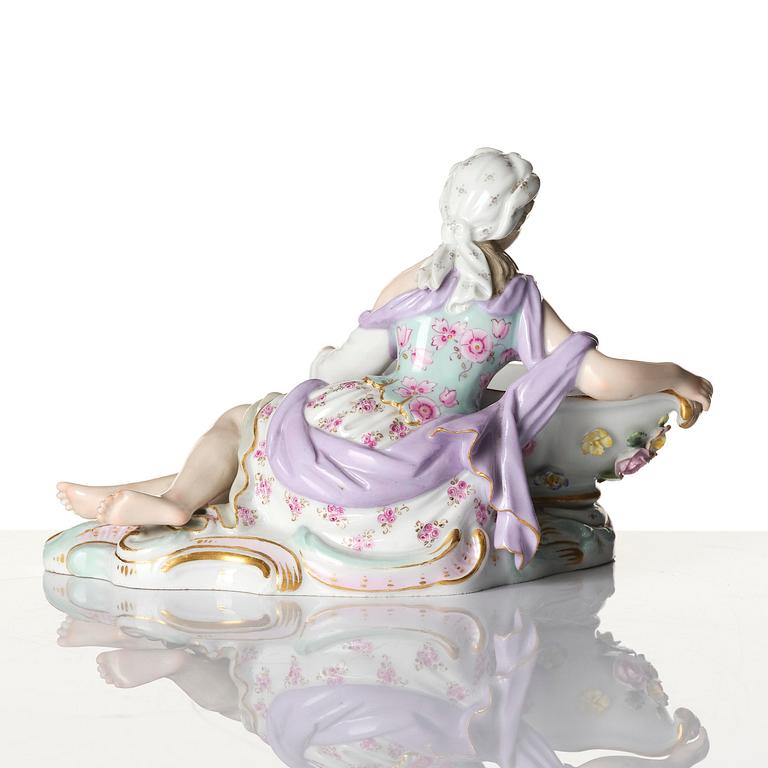 A pair of porcelain salt cellars, Meissen, Germany, late 19th century.