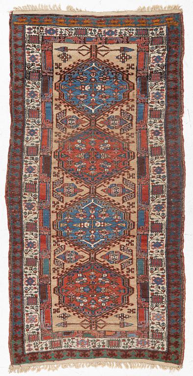 Matta, antik Sarab, ca 205 x 105 cm.
