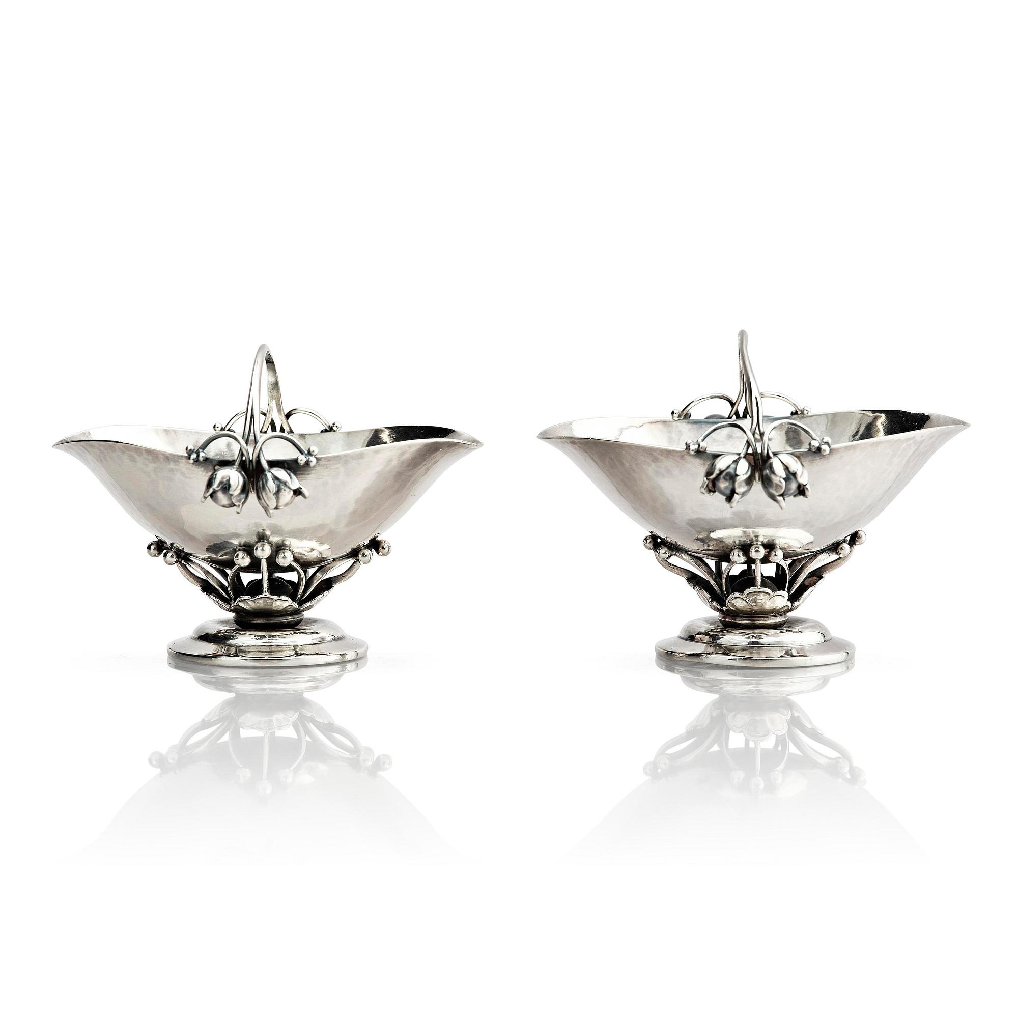 Georg Jensen, a pair of sterling silver sugar/spice jars, model no 235C, Copenhagen, Denmark 1925-1932.