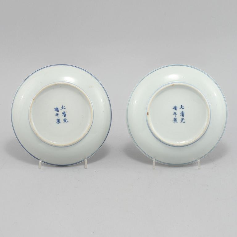 SKÅLFAT, 2 st, porslin, Kina, Kangxi, (1662 - 1722).