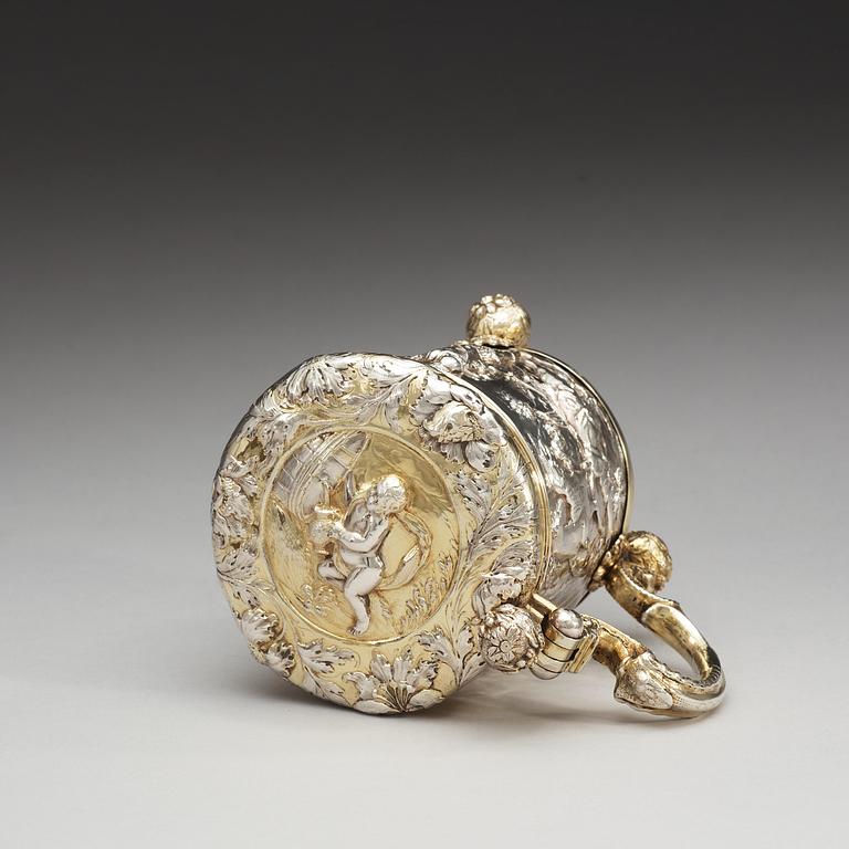 A Swedish 17th century parcel-gilt tankard, makers mark of Nicolaus Breuman, Stockholm (-1666-1676(1677-)).