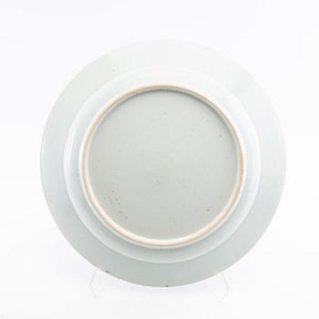 Large China Qianlong (1736-95) porcelain.