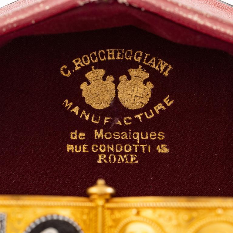 A bangle, gold with micromosaic, Cesare Roccheggiani, Rome, late 19th century.
