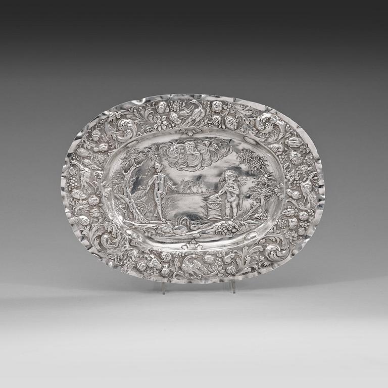 A Swedish 18th century silver dish, marks of Arnold van der Hagen, Norrköping (1695-1740).