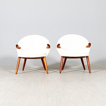 Svend Aage Eriksen, karmstolar ett par "Pingvin" modell GM18 Glostrup Møbelfabrik Danmark 1960-tal.