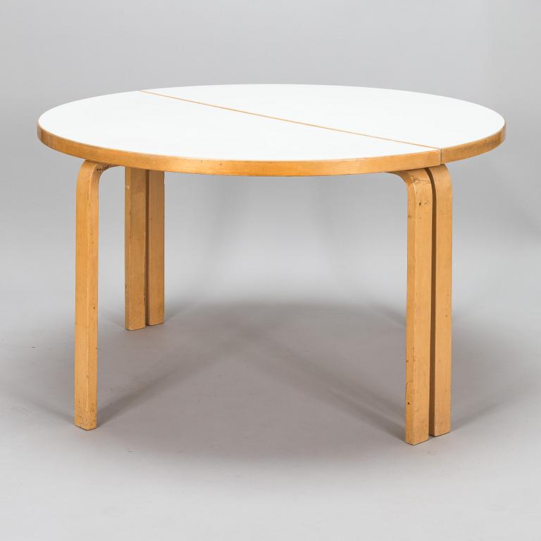 Alvar Aalto, bord, 2 st, modell 95, Artek, tidigt 1970-tal.