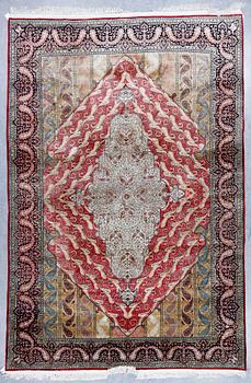 MATTA, old silke Ghom. Ca 339 x 214.
