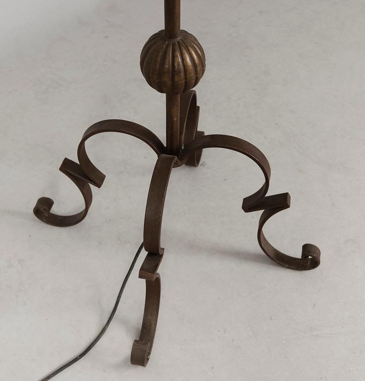 GOLVLAMPA, 1900-talets första hälft.
