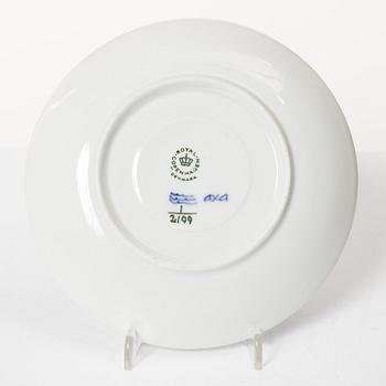 Royal Copenhagen, buljongkoppar med lock och fat, 8 st, "Musselmalet", Danmark, 1958-64.