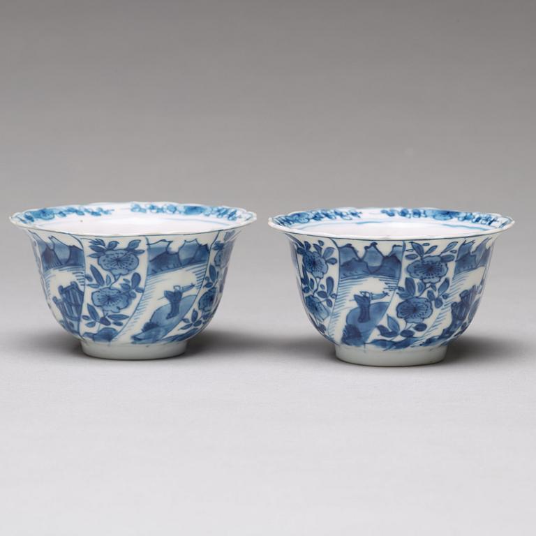 Six (2+2+2) blue and white cups with five (2+2+1) dishes, Qing dynasty, Kangxi (1662-1722).