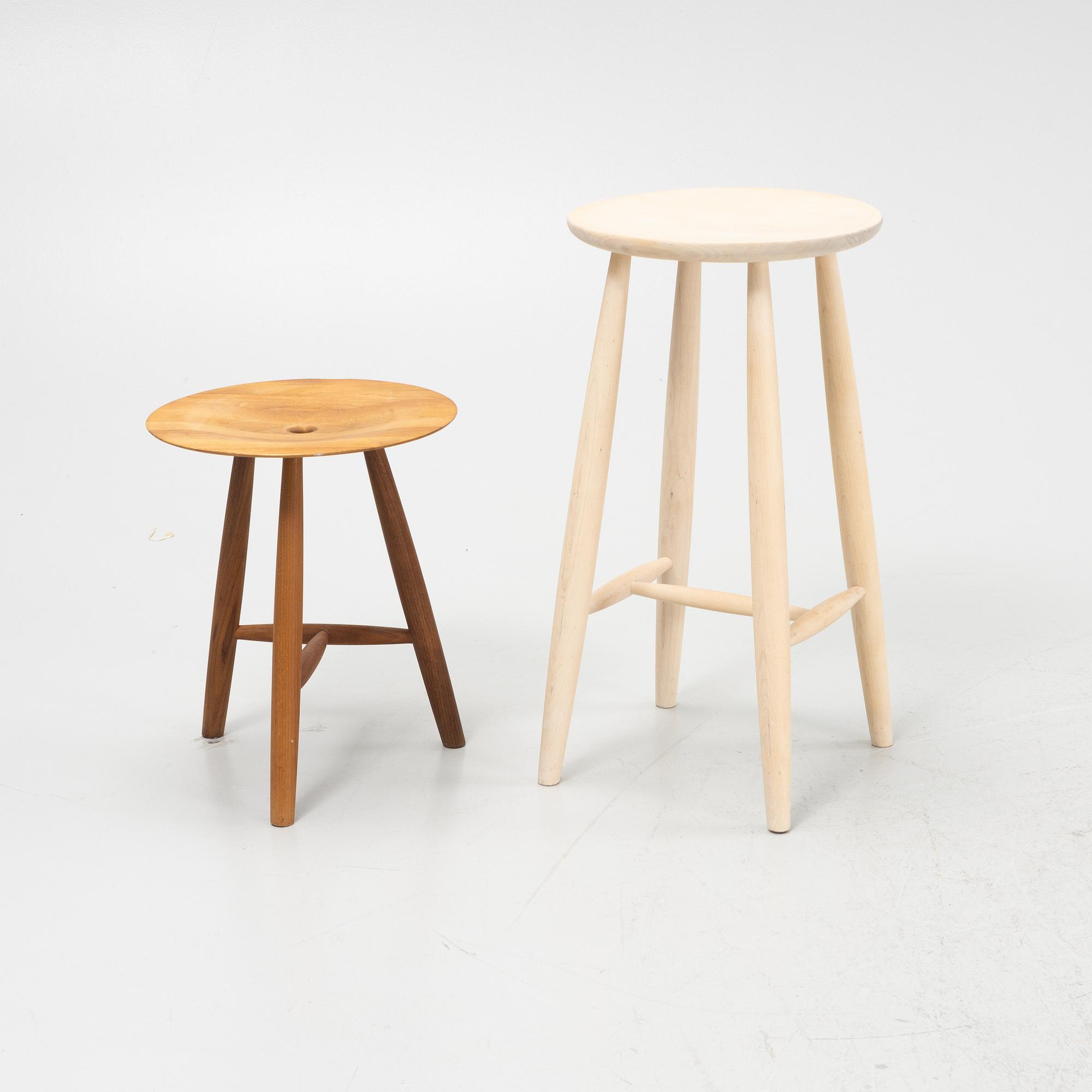 A birch bar stool and an oak stool, Norrgavel.