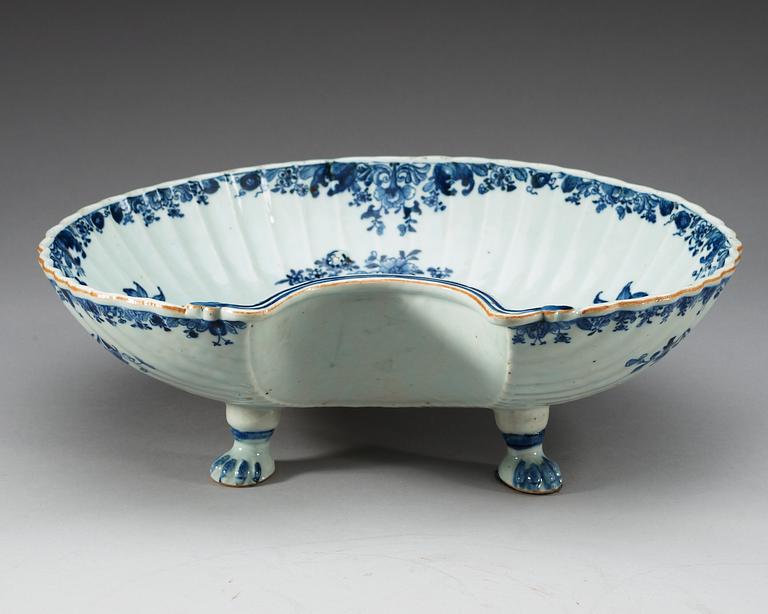 A large blue and white base for a wallfountain, Qing dynasty, Qianlong (1736-95).