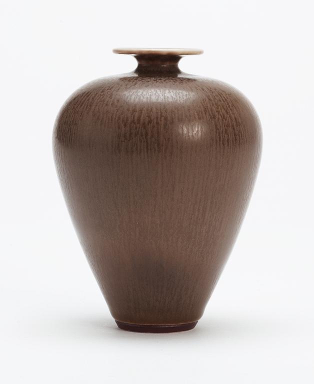 A Berndt Friberg stoneware vase, Gustavsberg 1960.