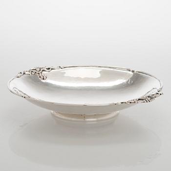 A silver dish, Auran Kultaseppä 1938.