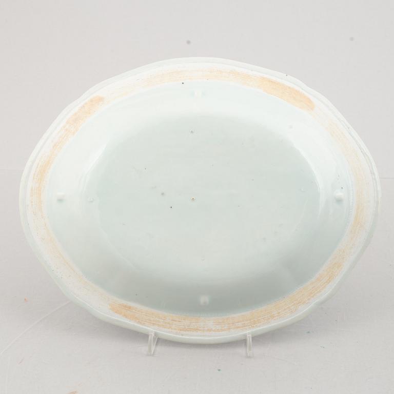 Nine pieces of Chinese porcelain, Qing dynasty 19th century, and 20th century.