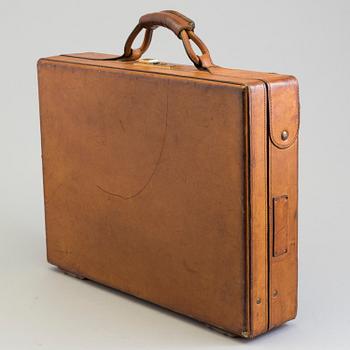 A leather brifcase, Hartman.