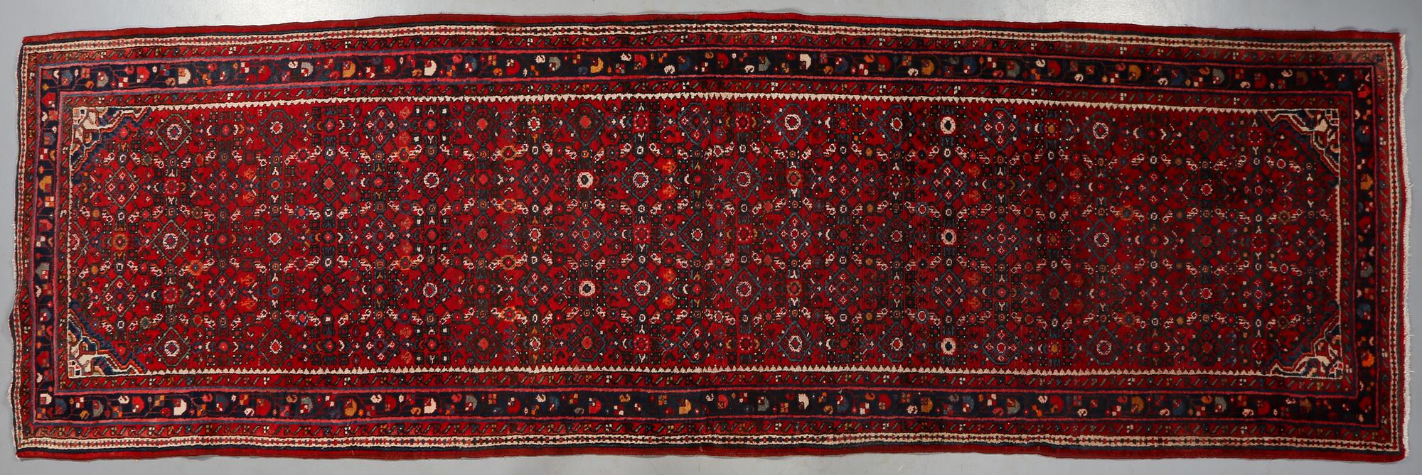 GALLERIMATTA, orientalisk, modern tillverkning. Ca 396 x 110 cm.