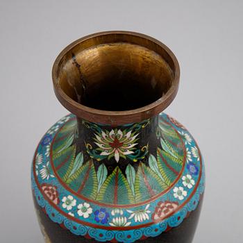 A pair of Japanese cloissoné vases, 20th century.