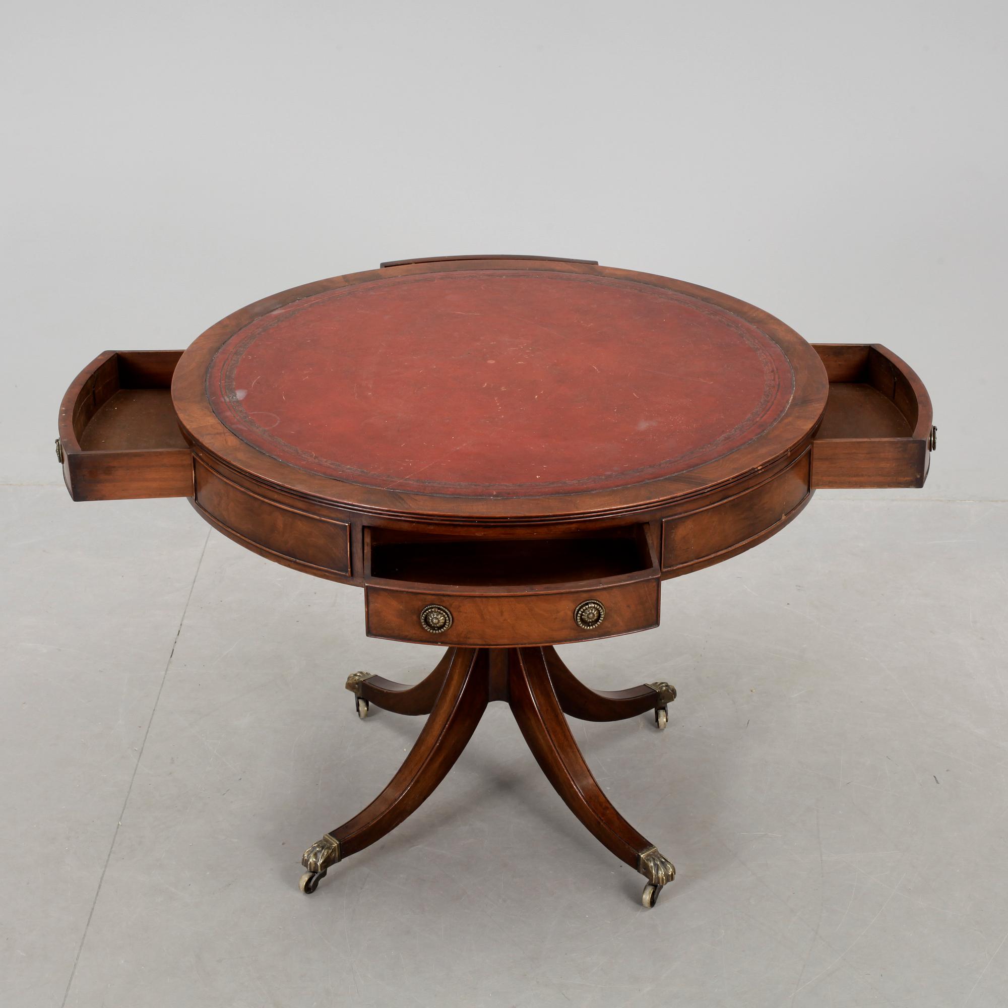 KARUSELLBORD. England, 1900-tal.