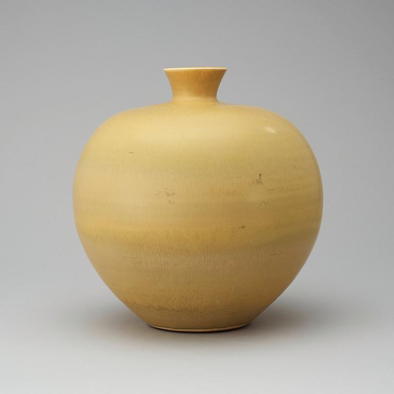 A Berndt Friberg stoneware vase, Gustavsberg Studio 1972.