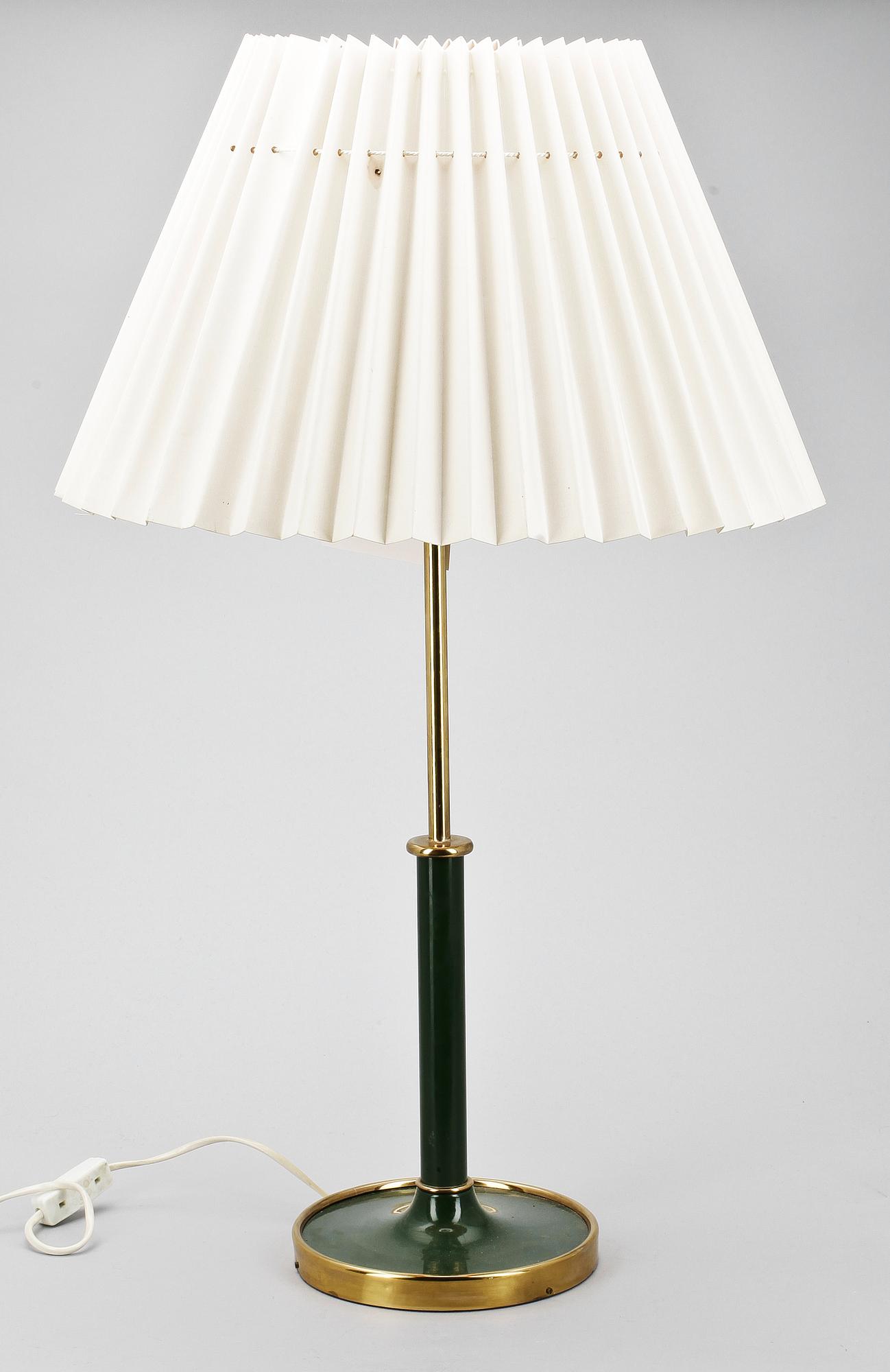 BORDSLAMPA, modell 2466, Josef Frank för Firman Svenskt Tenn.