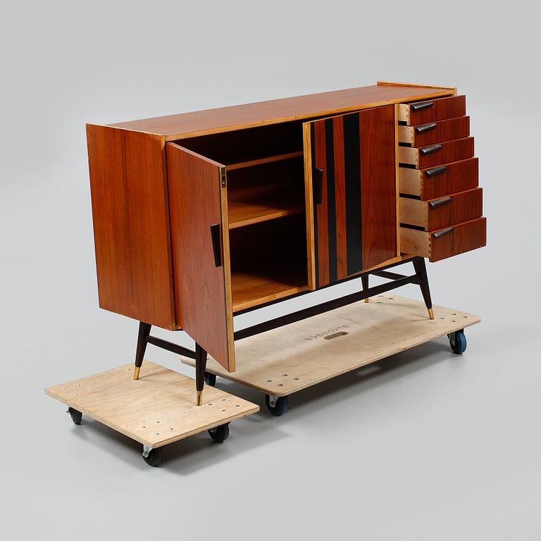SIDEBOARD, 1900-talets tredje kvartal.