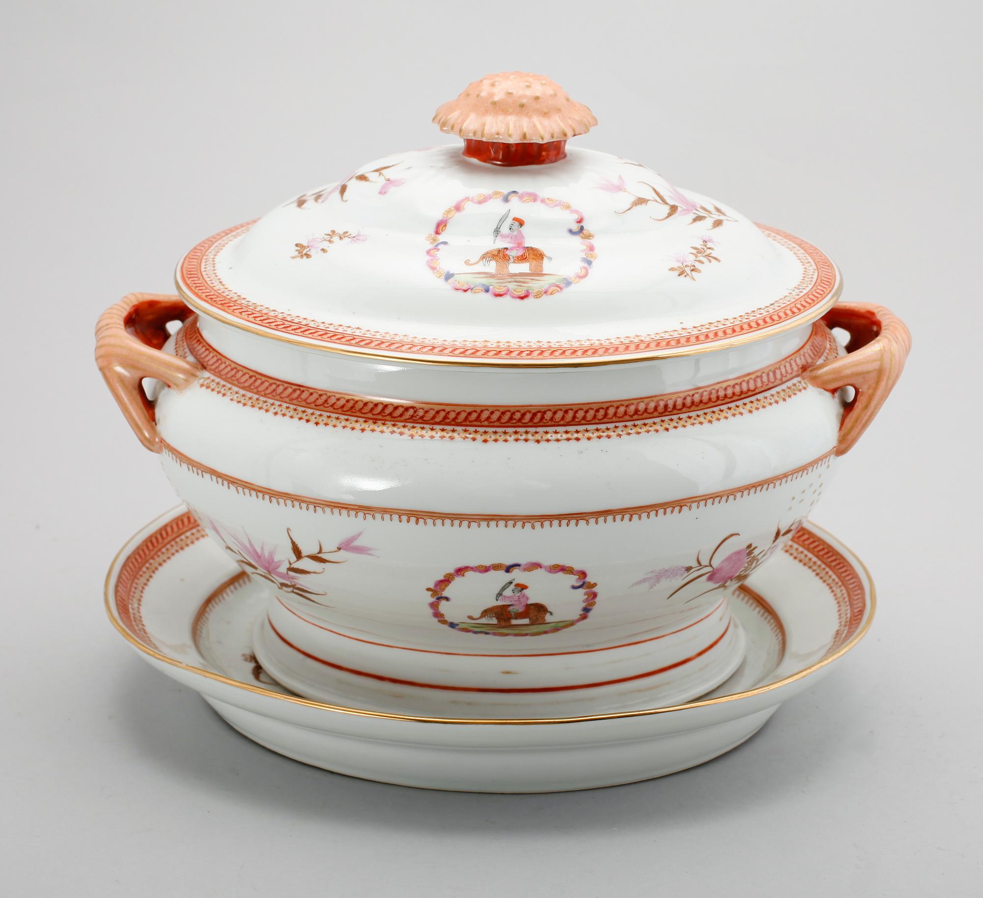 TERRIN MED FAT, porslin, 1800-tal.