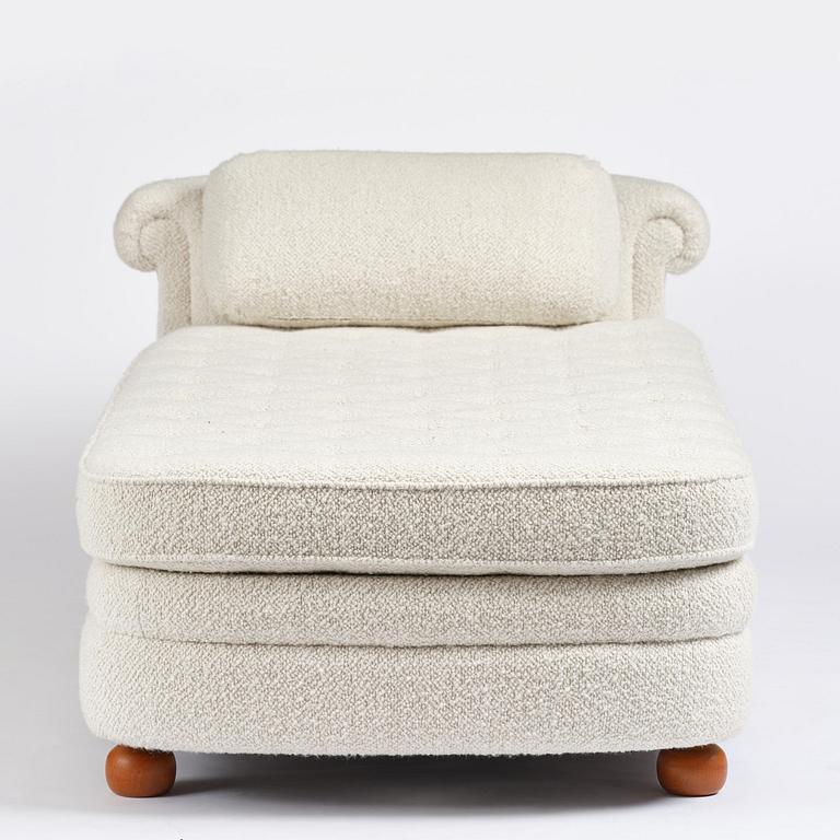 Josef Frank, a daybed model "Couch 775", Firma Svensk Tenn, 2021.