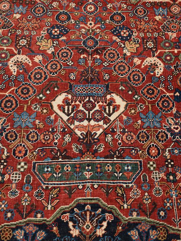 MATTA, semiantik Kashgai, ca 265,5-268 x 169,5-171 cm (samt en kortsida med 2 cm slätväv).