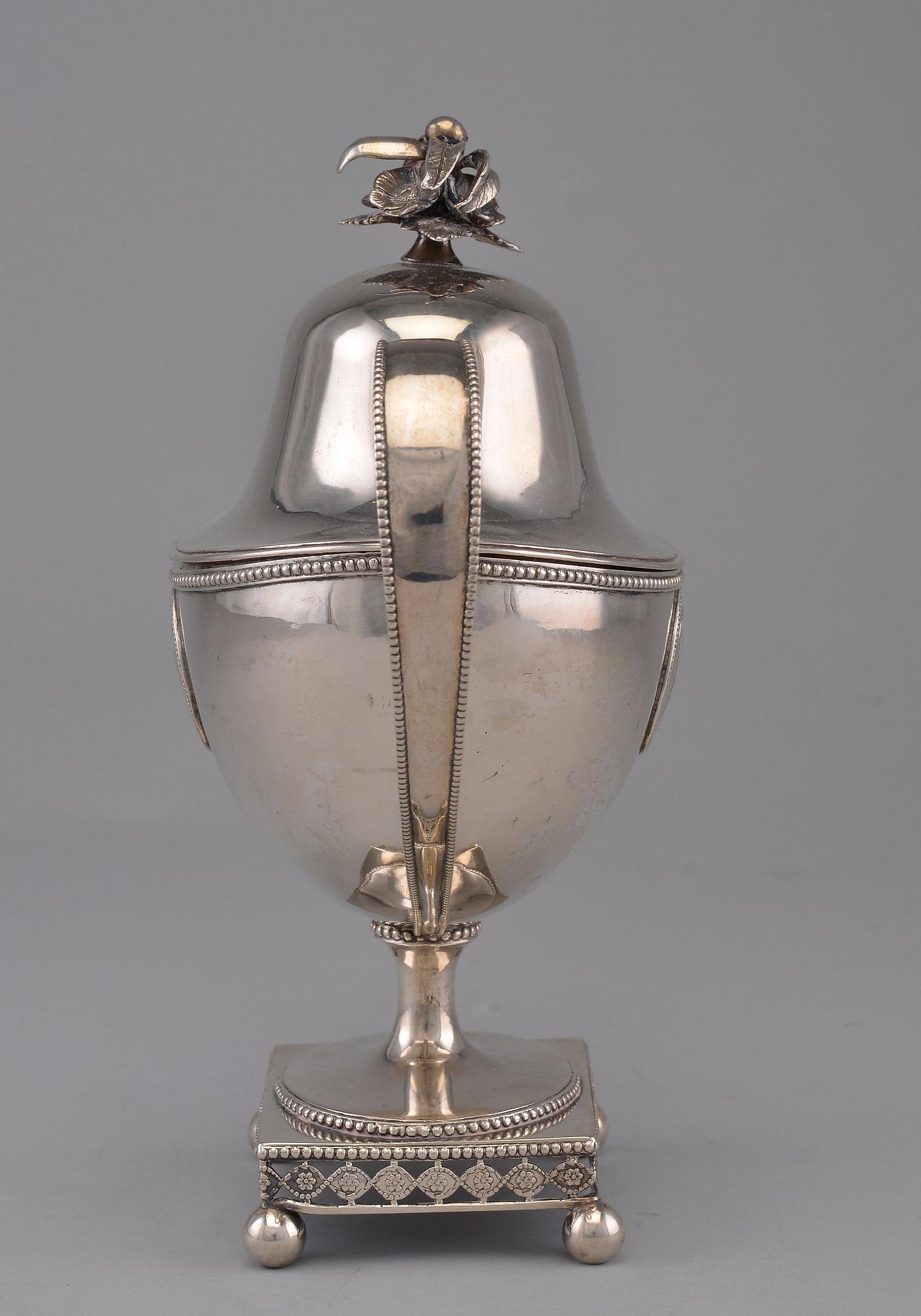SOKERIKKO, hopeaa. Sven Philgren Jönköping 1798. Paino 742 g.