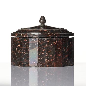 An Empire 'Rännås' porhyry butter box from Älvdalen, Sweden, early 19th century.